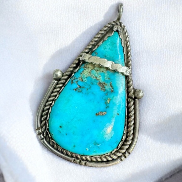 Vintage Native Navajo Unsigned Turquoise Sterling Silver Pendant - Picture 3 of 7
